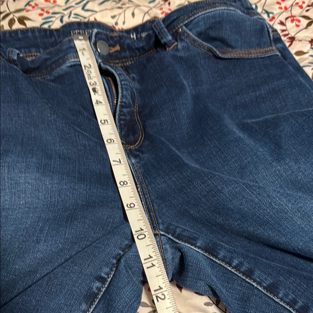 Chico's Blue Cropped Straight Leg Jeans with Classic Style - Picture 4 of 8
